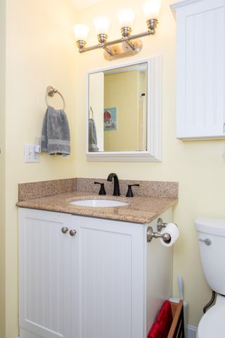 11 Warwick Way, Mashpee, MA 02649