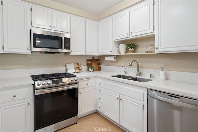 24785 Sand Wedge, Valencia, CA 91355