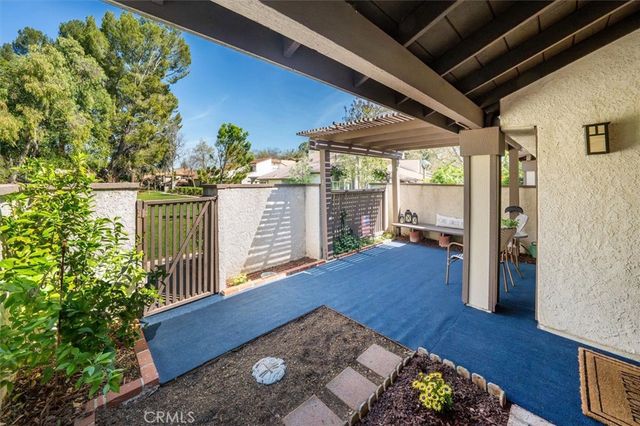 24785 Sand Wedge, Valencia, CA 91355