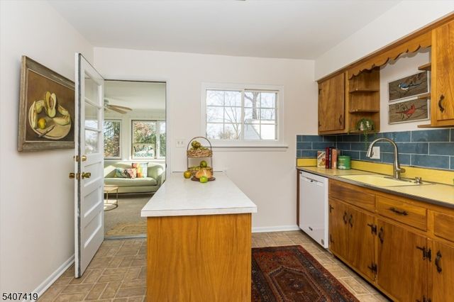 9 Glenfield Rd, Glen Ridge Boro Twp., NJ 07028