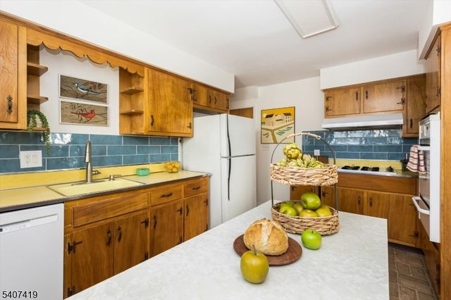 9 Glenfield Rd, Glen Ridge Boro Twp., NJ 07028