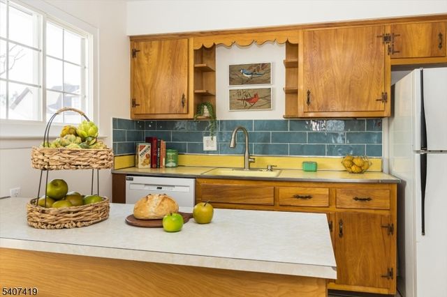 9 Glenfield Rd, Glen Ridge Boro Twp., NJ 07028