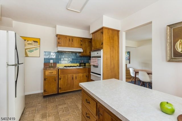 9 Glenfield Rd, Glen Ridge Boro Twp., NJ 07028