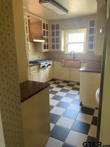 114 E Second, Tyler, TX 75701