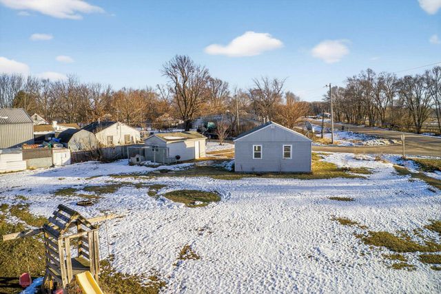 3121 Gilbertville Road, Waterloo, IA 50707