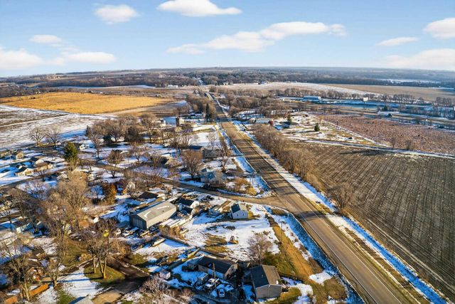 3121 Gilbertville Road, Waterloo, IA 50707