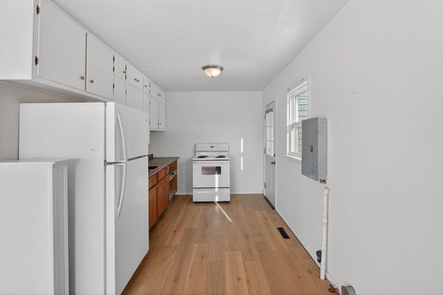 3121 Gilbertville Road, Waterloo, IA 50707