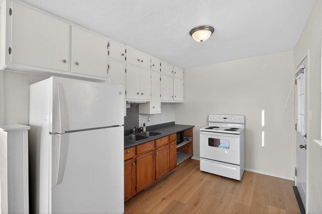 3121 Gilbertville Road, Waterloo, IA 50707