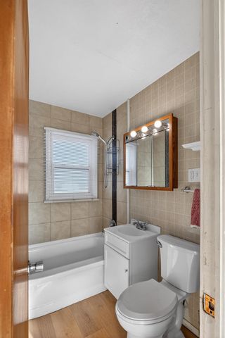 3121 Gilbertville Road, Waterloo, IA 50707