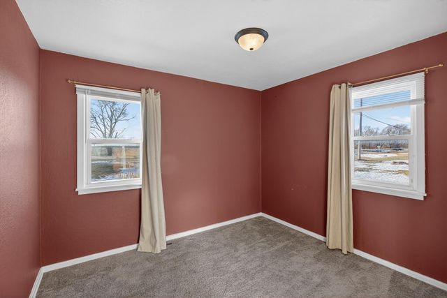 3121 Gilbertville Road, Waterloo, IA 50707