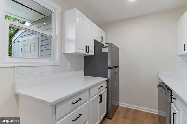 8012 ALLENDALE DR, Landover, MD 20785
