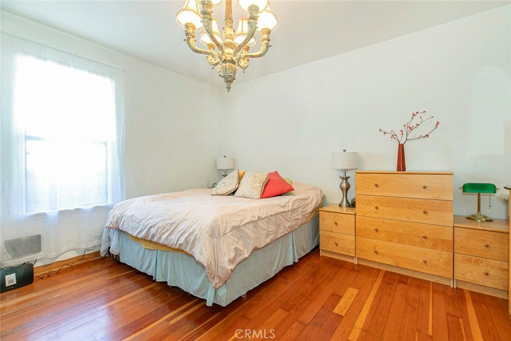 Image 11 of property listing at 11020 Scoville Avenue, Sunland, CA 91040