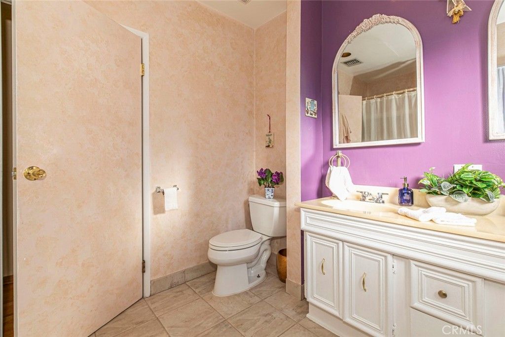 Image 14 of property listing at 11020 Scoville Avenue, Sunland, CA 91040