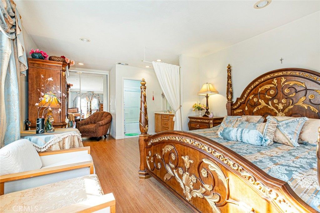 Image 19 of property listing at 11020 Scoville Avenue, Sunland, CA 91040