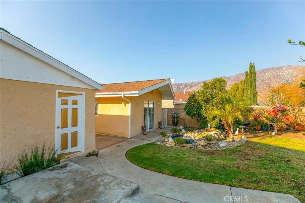 Image 23 of property listing at 11020 Scoville Avenue, Sunland, CA 91040