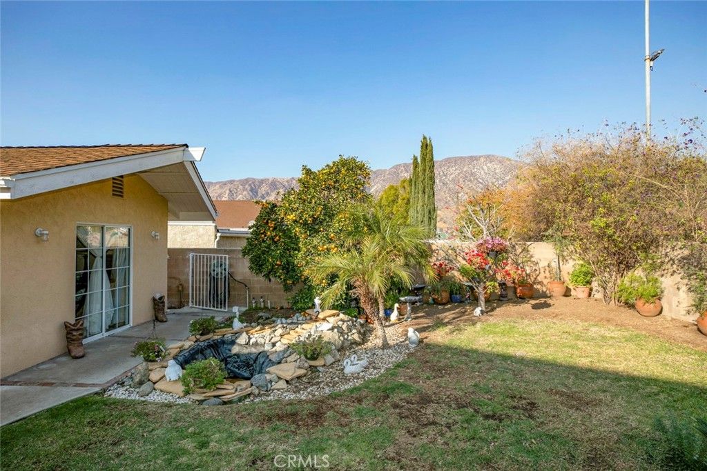 Image 25 of property listing at 11020 Scoville Avenue, Sunland, CA 91040