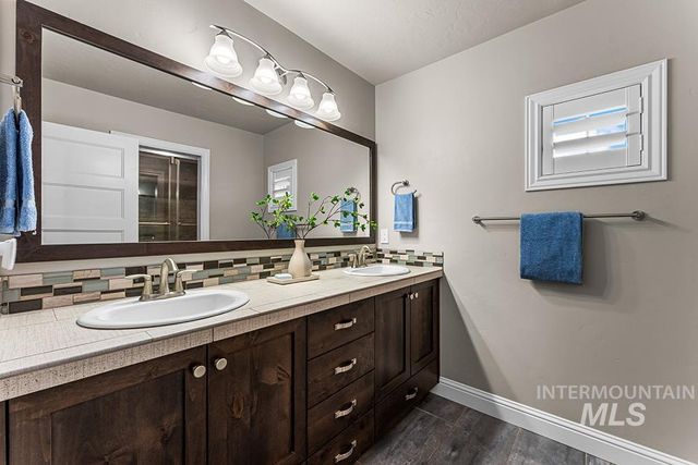 5355 S Tindaris Pl, Meridian, ID 83642