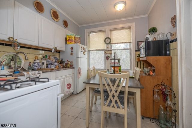 315 Pearsall Ave, Jersey City, NJ 07305