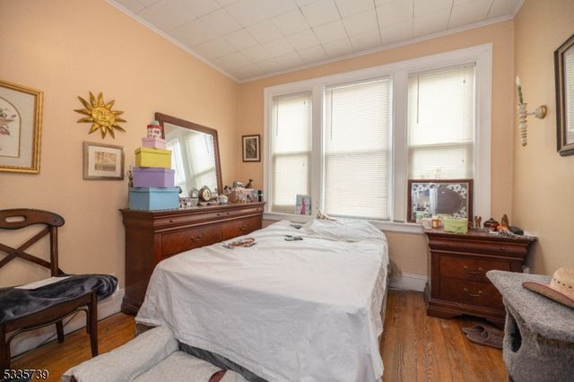 315 Pearsall Ave, Jersey City, NJ 07305