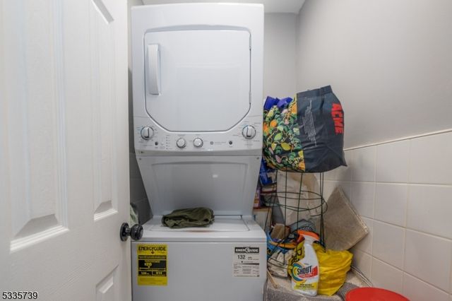 315 Pearsall Ave, Jersey City, NJ 07305