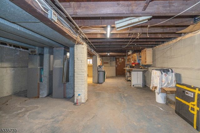 315 Pearsall Ave, Jersey City, NJ 07305