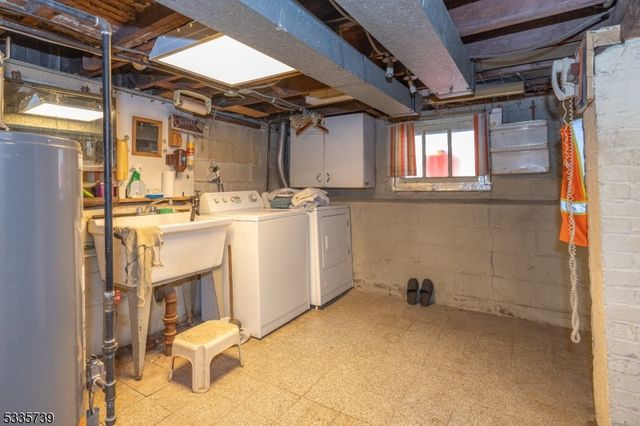 315 Pearsall Ave, Jersey City, NJ 07305