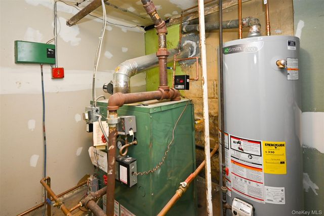 21 Dikeman Street, Hempstead, NY 11550