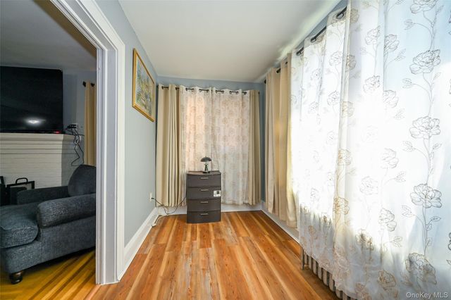 21 Dikeman Street, Hempstead, NY 11550