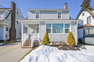 21 Dikeman Street, Hempstead, NY 11550