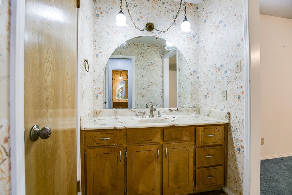 Image 23 of property listing at 3716 Inglewood Drive, San Angelo, TX 76904