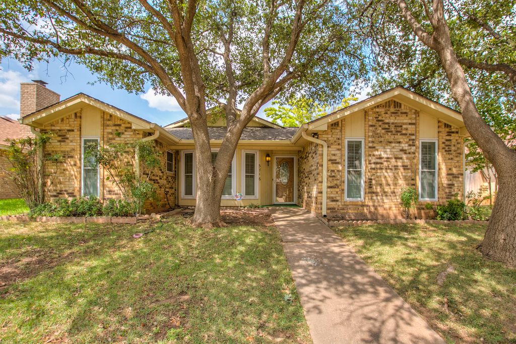 Image 3 of property listing at 3716 Inglewood Drive, San Angelo, TX 76904