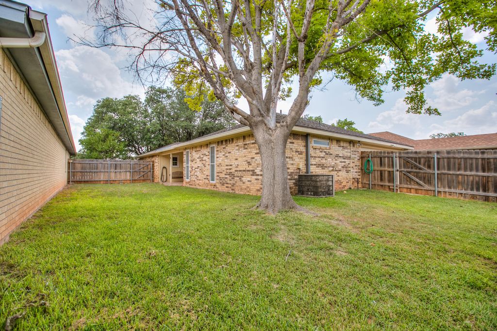 Image 32 of property listing at 3716 Inglewood Drive, San Angelo, TX 76904
