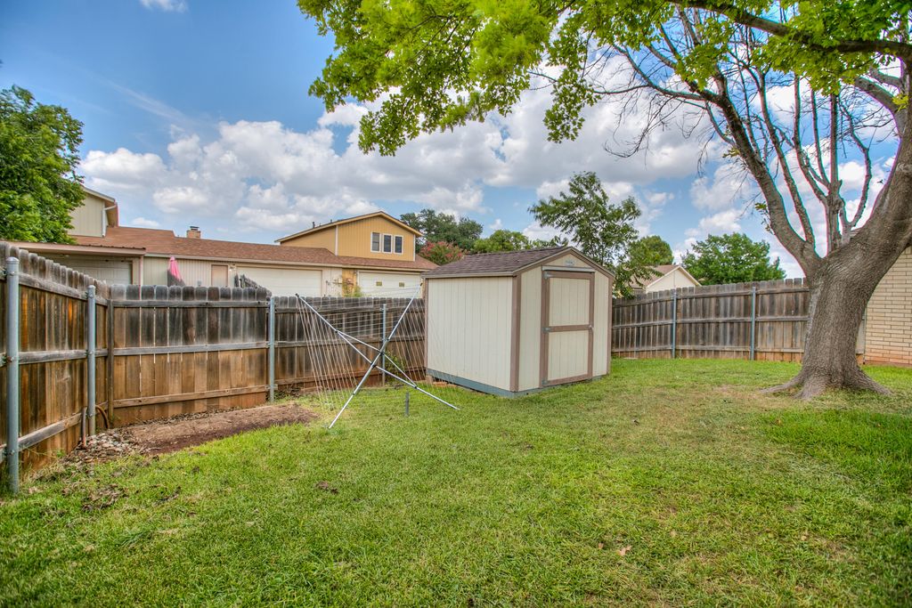 Image 33 of property listing at 3716 Inglewood Drive, San Angelo, TX 76904
