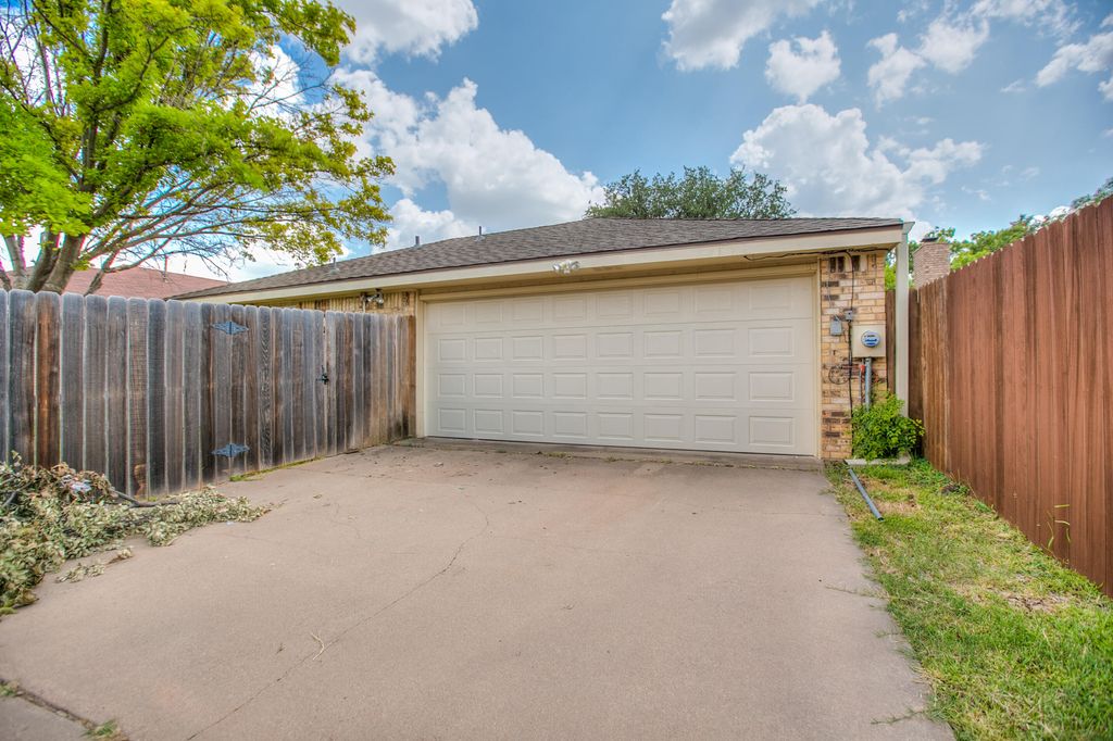Image 34 of property listing at 3716 Inglewood Drive, San Angelo, TX 76904