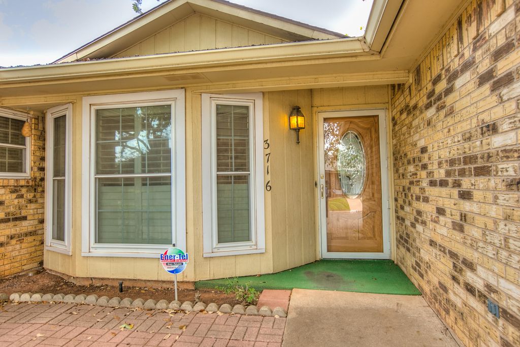 Image 5 of property listing at 3716 Inglewood Drive, San Angelo, TX 76904