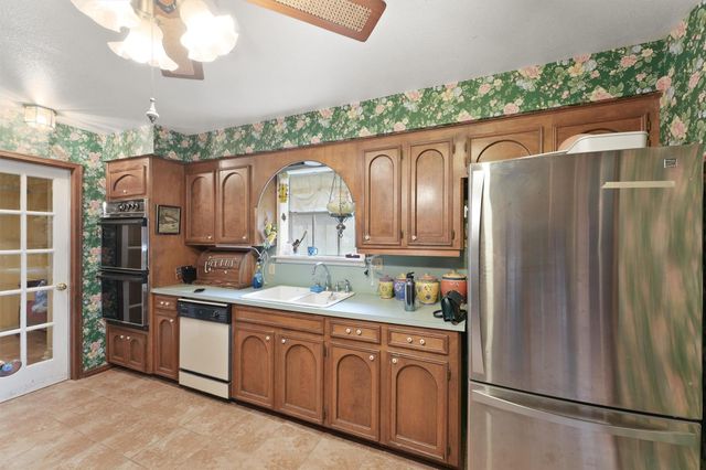 31926 Dobbin Huffsmith Road, Magnolia, TX 77354