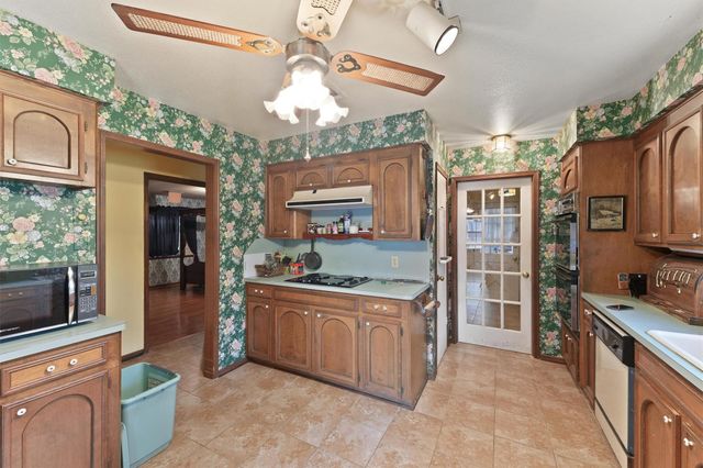 31926 Dobbin Huffsmith Road, Magnolia, TX 77354