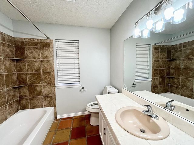 5008 Millsprings Drive, Arlington, TX 76017