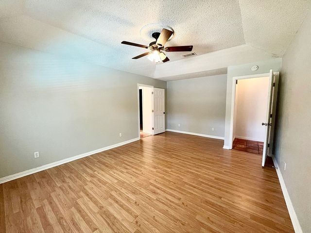 5008 Millsprings Drive, Arlington, TX 76017