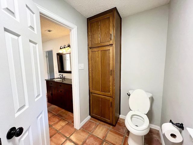 5008 Millsprings Drive, Arlington, TX 76017