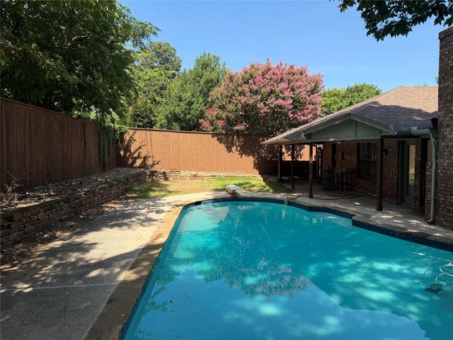 5008 Millsprings Drive, Arlington, TX 76017