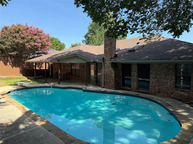 5008 Millsprings Drive, Arlington, TX 76017