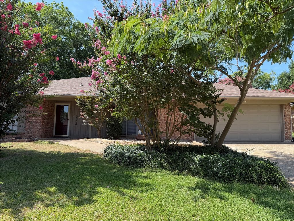 5008 Millsprings Drive, Arlington, TX 76017
