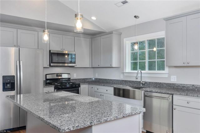 725 Great Fork RD, Suffolk, VA 23438