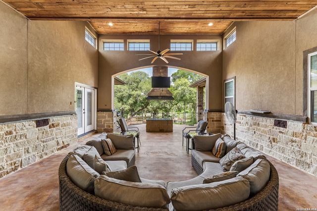 1357 PRIVATE ROAD 3702, San Antonio, TX 78253