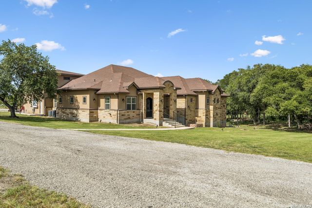 1357 PRIVATE ROAD 3702, San Antonio, TX 78253
