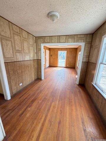 1351 W Theo, San Antonio, TX 78225
