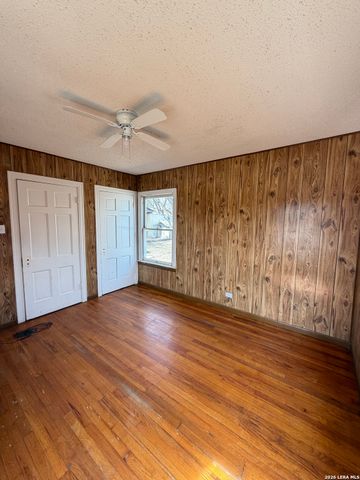 1351 W Theo, San Antonio, TX 78225