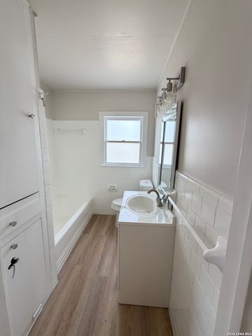 1351 W Theo, San Antonio, TX 78225