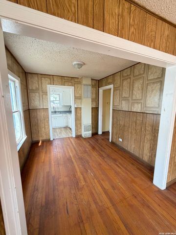 1351 W Theo, San Antonio, TX 78225